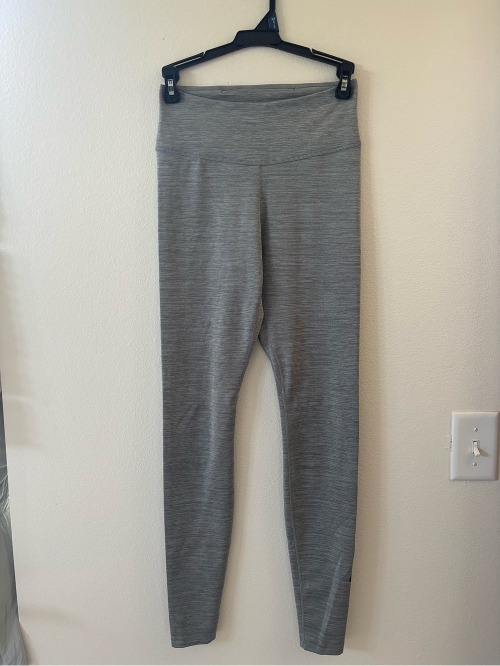 Nike women’s Gray High-Waist Leggings Size XS